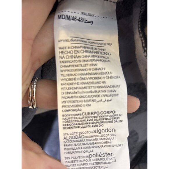 Under Armour Heat Gear Futures Long Sleeve Chinese New Year Shirt Activewear M - Picture 6 of 9